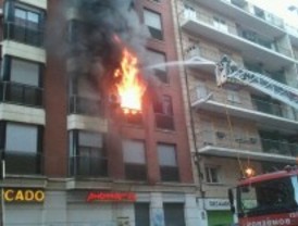 Un incendio calcina una vivienda en Retiro