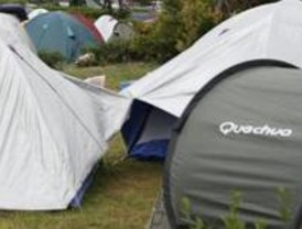 Acampan para conseguir una vivienda del 'pocero de Fuenlabrada'