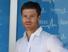 Xabi Alonso supera el reconocimiento médico para ser jugador del Real Madrid