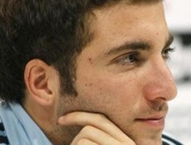 Higuaín, dos meses de baja por hernia discal