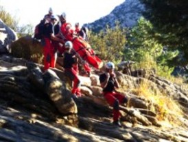 Rescatan a un joven tras caerse en La Pedriza