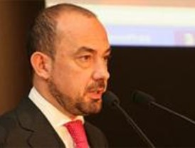 Hazteoír pide el cese de Villanueva al financiar el Día el Orgullo Gay con 100.000 euros