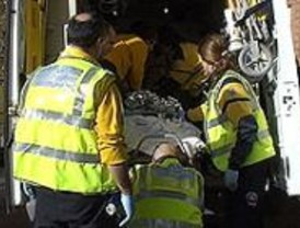 Una mujer da a luz en una ambulancia cuando acudía en taxi al hospital