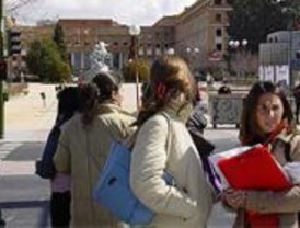Los rectores de Madrid reivindican un transporte más barato para los universitarios