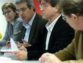 Los sindicatos denuncian que los presupuestos de Aguirre 'benefician al sector privado'