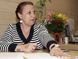 'Dancausa usa mano de hierro con guante de seda'