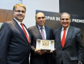 Premio al grupo farmacéutico Esteve por su lucha contra el VIH