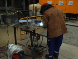 IU propone un contrato de un año para los jóvenes recién formados para evitar abusos y precariedad