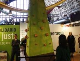 El árbol de chocolate de Chamartín gana el Guinness como el más alto del mundo