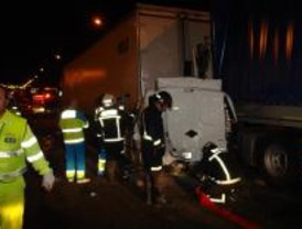 Un muerto y tres heridos tras una colisión múltiple en la A4 a la altura de Pinto