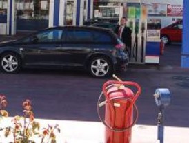 UGT critica la ubicación de una gasolinera 'a 25 metros' de una comisaría