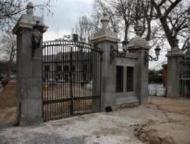 Desmontan la Puerta del Rey para restaurarla
