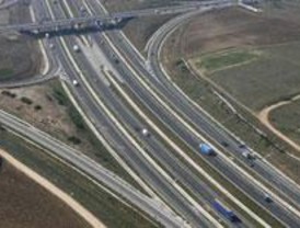 El Foro de Movilidad exige la paralización de la R-1 y el cierre de la M-50