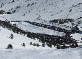 Primer fin de semana con nieve: ya se puede esquiar en Madrid