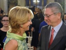 A Ruiz-Gallardón 'no le faltan méritos' para ser ministro, según Aguirre