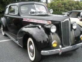 La tercera vuelta turística en coches de época llega a Valdemoro