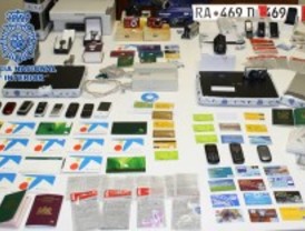 Doce detenidos por falsificación de tarjetas de crédito