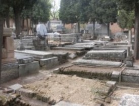 Denuncian el abandono del cementerio civil