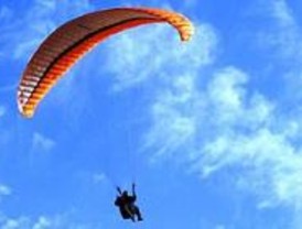 El parapentista que cayó desde 20 metros continúa en estado muy grave