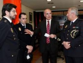 Ciudad Lineal homenajea a un policía herido