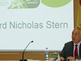 La Fundación BBVA premia a Stern por medir el coste económico del cambio climático