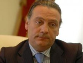 La Comunidad edita un libro sobre derecho público