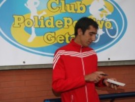 Arturo Casado abre la escuela de atletismo de Getafe