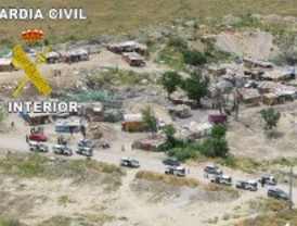 Tres detenidos en 'El Gallinero' por robar cobre, ordenadores y dos furgonetas