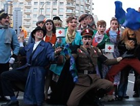 El carnaval por el cine luce en Gran Vía