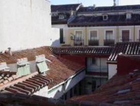 Los vecinos de una corrala atemorizados por un posible derrumbe