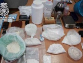 La Policía desmantela en San Blas un piso en el que se adulteraba droga