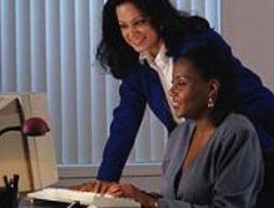 El Gobierno dobla el presupuesto para potenciar el liderazgo femenino en el trabajo