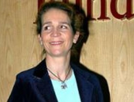 La Infanta Elena inaugura la Semana del Regalo en Ifema