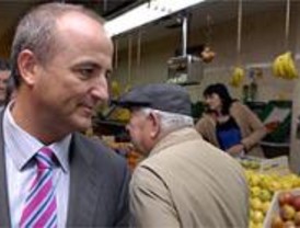 Sebastián promete tarjetas del SER para las pequeñas superficies comerciales