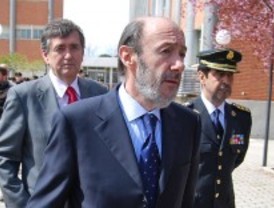 Zapatero propone a Rubalcaba como sucesor