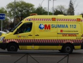 Fallece el copiloto de un camión que chocó con otro en la A-1