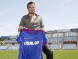El Getafe presenta al lateral izquierdo Mané