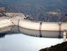 Las reservas de agua descienden casi un punto durante la última semana