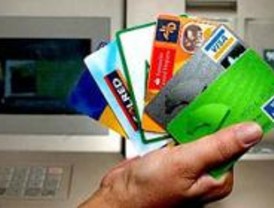 Dos mujeres detenidas por fabricar utensilios para copiar tarjetas
