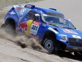 Carlos Sainz gana la última etapa del Rally Dakar y queda tercero de la general