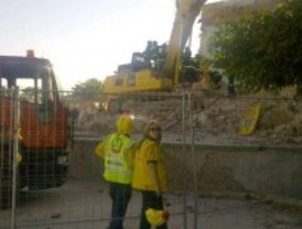 Fallece un trabajador al caerle un muro del colegio Nuestra Señora del Recuerdo