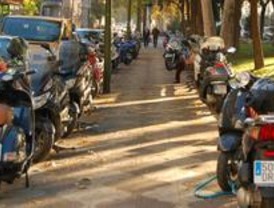 Los ciclomotores madrileños podrán pasar la ITV en las cocheras de la EMT