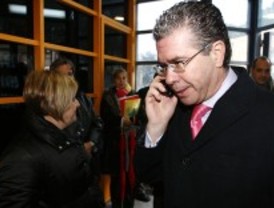 Granados espera que no haya agentes de Madrid implicados en el caso de los prostíbulos