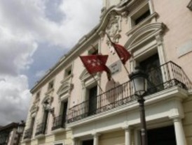Alcalá de Henares reduce salarios y servicios