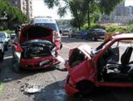 Herida muy grave una joven de 21 años tras sufrir un accidente de tráfico en el barrio de la Estrella