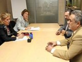 El Ayuntamiento estudiará nuevas fórmulas de colaboración con colectivos gitanos