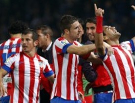 Falcao mantiene al Atleti en lo más alto