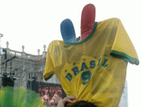 La samba cerró la fiesta de la Plaza de Oriente