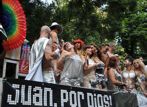 El Orgullo seguirá marchando por el eje Prado- Recoletos