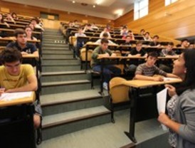 Los sindicatos educativos proponen movilizaciones contra los recortes